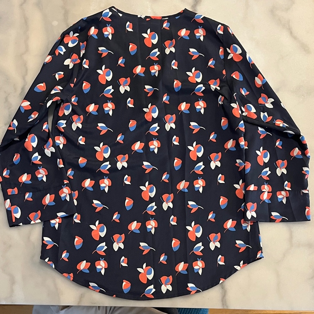 🎈Pixley Navy V Neck Floral Blouse🎁Bundle up to 5lbs for $20 Sale 📦 - Picture 7 of 13